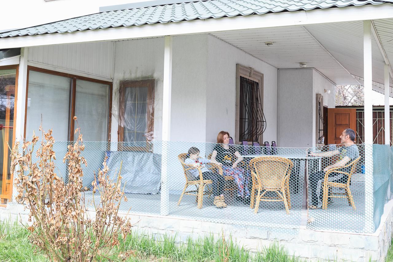 "European" Backpackers Hostel In 알마티 외부 사진
