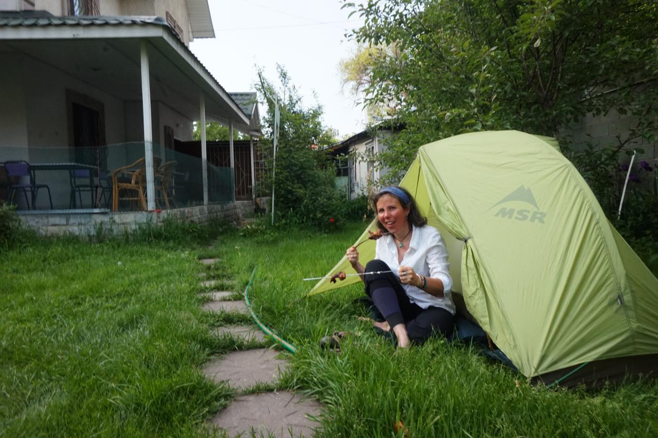 "European" Backpackers Hostel In 알마티 외부 사진