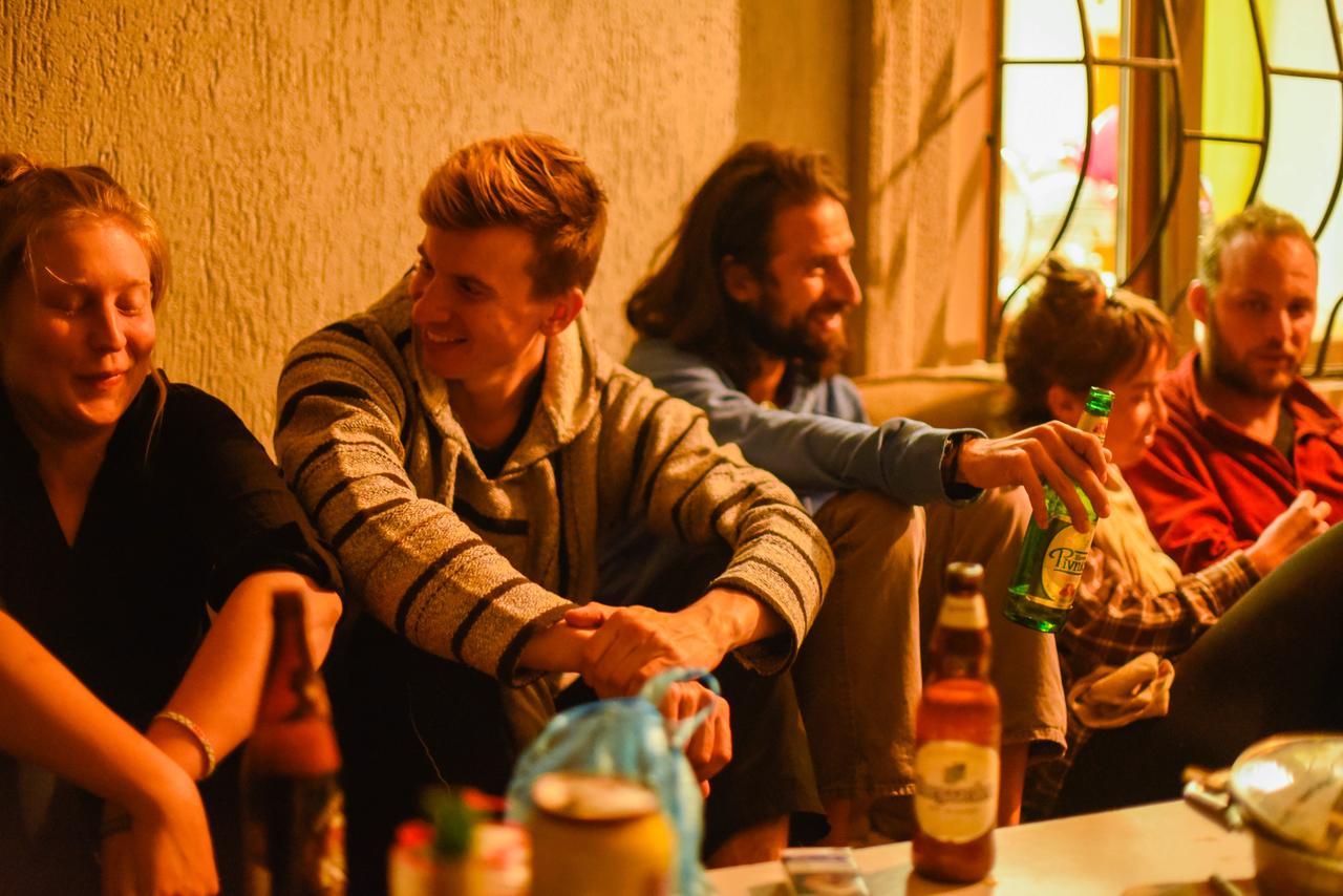 "European" Backpackers Hostel In 알마티 외부 사진