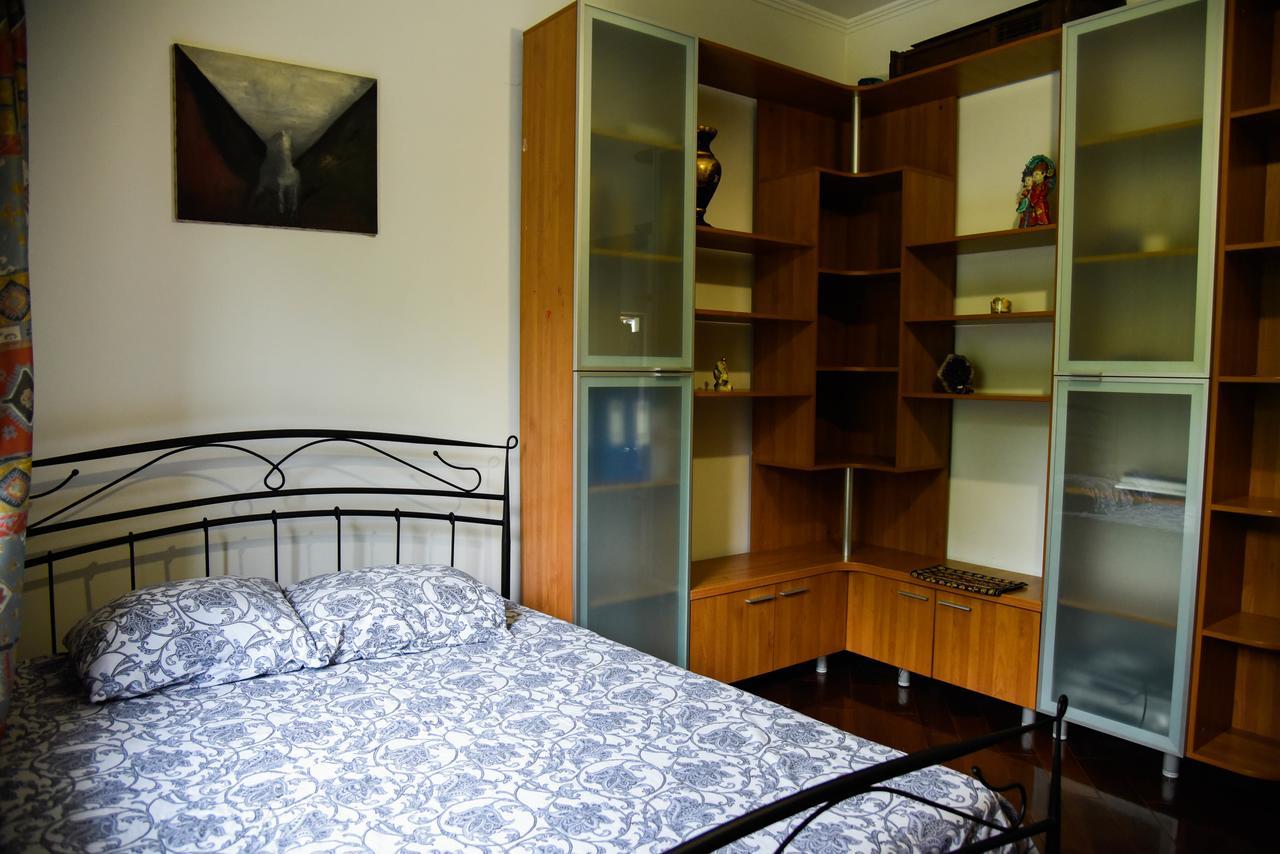 "European" Backpackers Hostel In 알마티 외부 사진